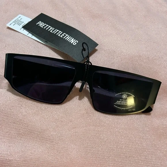 Pretty Little Thing Black Matte Metal Frame Slim Visor Sunglasses - Picture 3 of 8